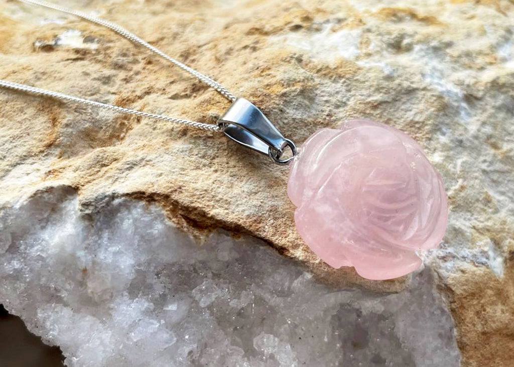 Rose Quartz Rose Flower Pendant On 925 Silver Chain