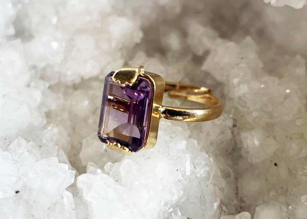 4-6 Carat Rectangle Cut Amethyst Gold Ring