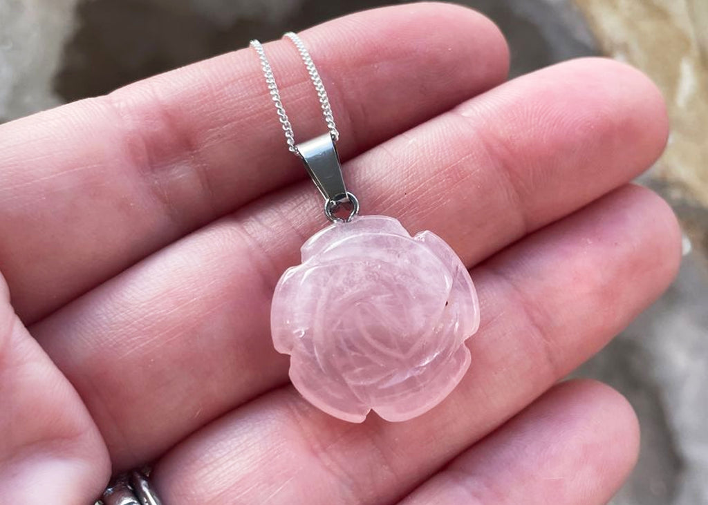 Rose Quartz Rose Flower Pendant On 925 Silver Chain