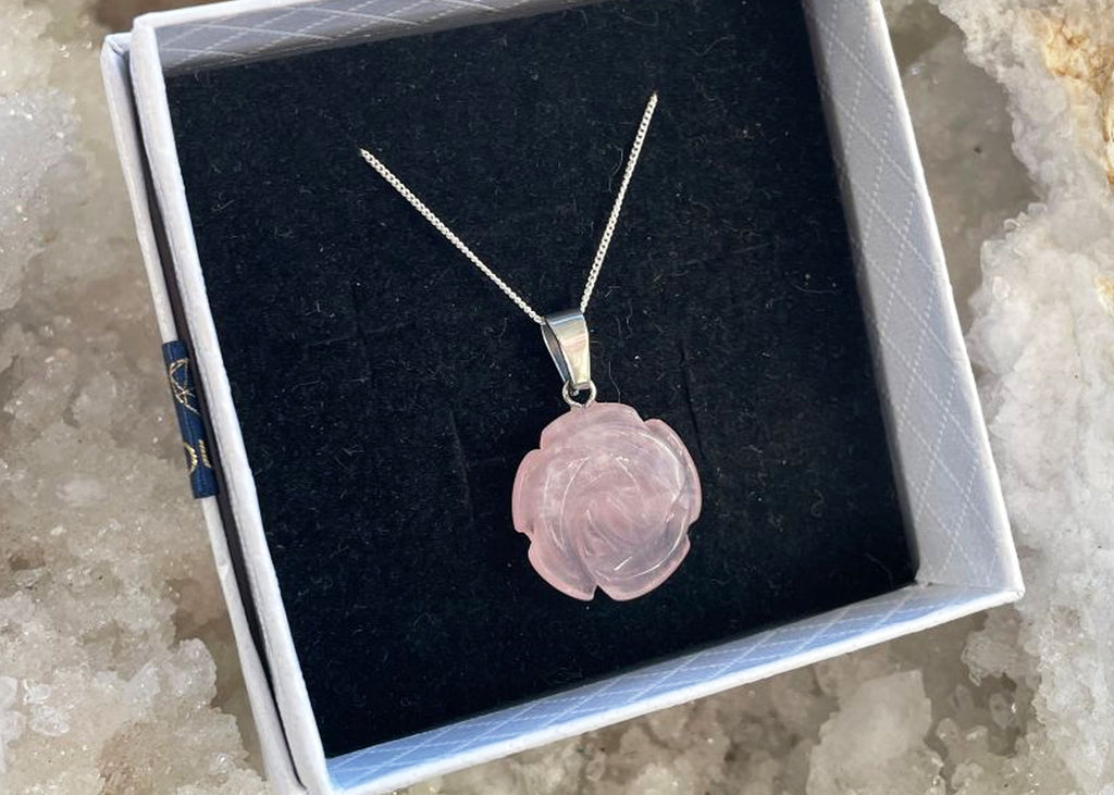 Rose Quartz Rose Flower Pendant On 925 Silver Chain